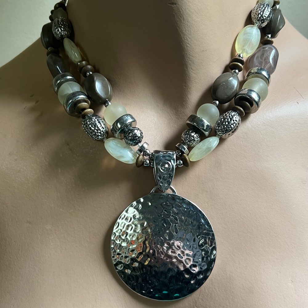 Chicos Hammered Pendant Beaded Necklace OS Silver EX